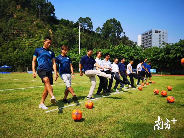 澳门挂牌正版挂牌今晚，探索未来的机遇与挑战,2025澳门挂牌正版挂牌今晚